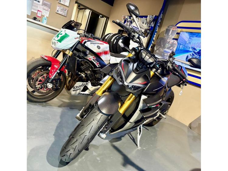 DUCATI STREETFIGHTER V4 SP  N° 1064
