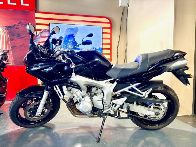 YAMAHA FZ6  FAZER 98CV