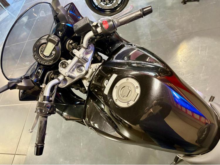 YAMAHA FZ6  FAZER 98CV