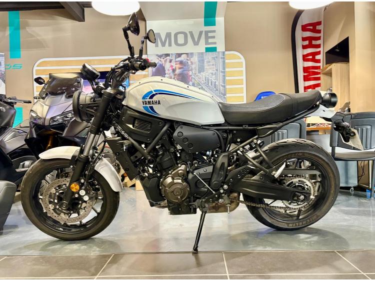 YAMAHA XSR 700